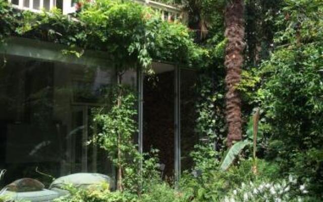 Garden Suite Centre