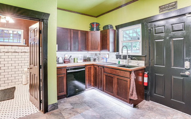 2 Mi to Downtown Spokane: Nurse-ready Rental