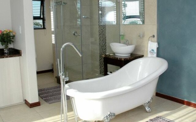 36 On Bonza Boutique Hotel