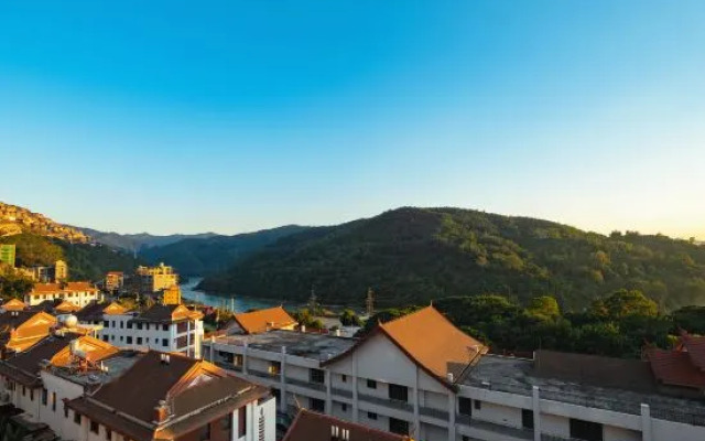 Guilai Xiaoyuan River View Hotel