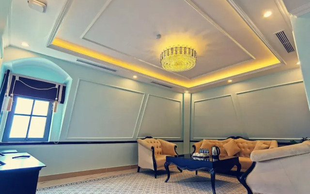 Dragon Hotel