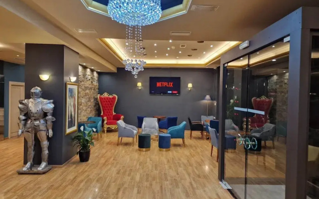 Hotel Queens Leriotis