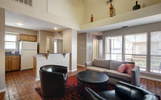 AustinStays 2 Bedroom Downtown Suite