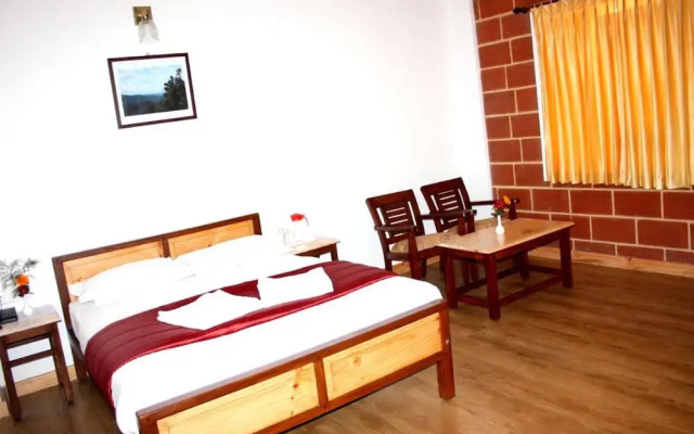 OYO Premium Convent Road Near Lake