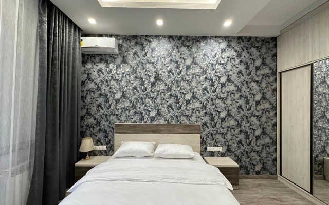Kajaznuni Street, 3 bedrooms Luxury & Unique apartment QA444