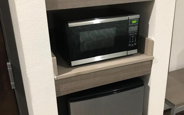 Grand Villa Inn & Suites - Humble
