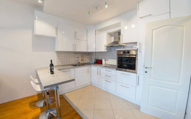 Luxury Apartment Infinity