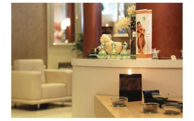Diplomat Plaza Hotel & Resort