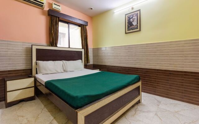 Spot On 46066 Hotel Azizia Residency