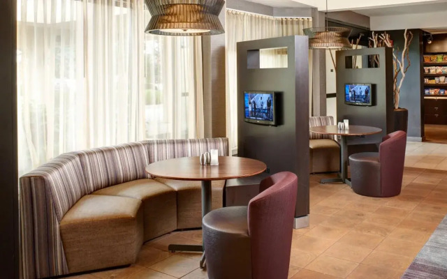 Courtyard by Marriott Louisville East