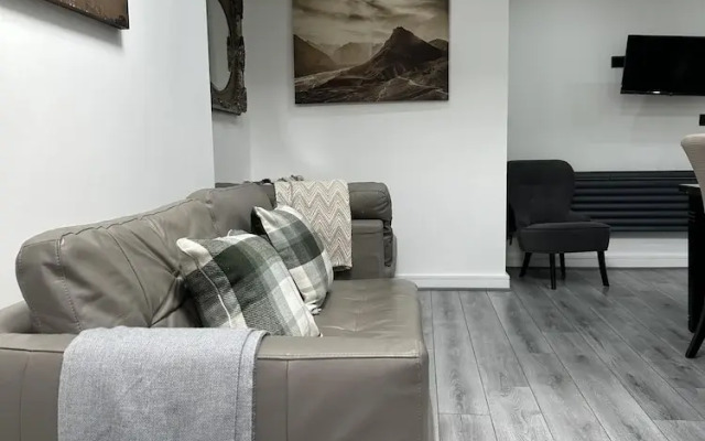 Stunning 4-bed House in Birmingham