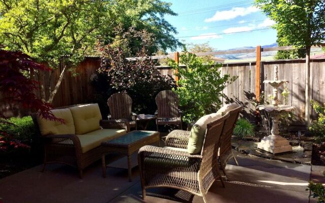 Peerless Hotel & Restaurant