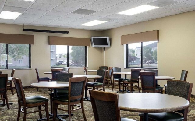 Quality Suites Near West Acres