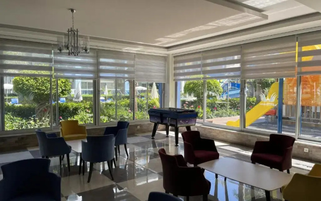 SA Apartments! 300m to the Beach