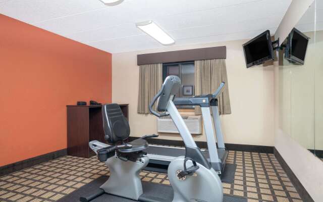 Baymont by Wyndham Lakeville