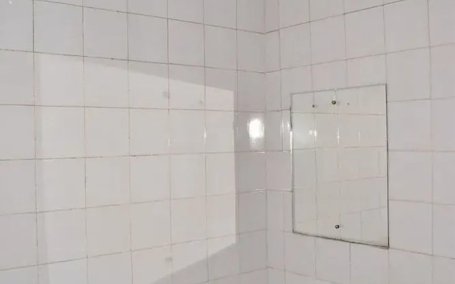 Ibis  2000 Hotel Karatina