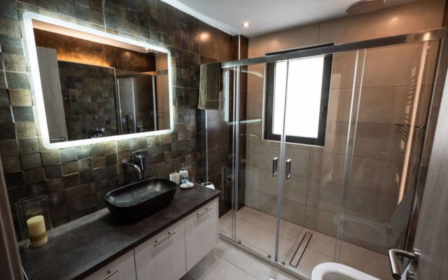 Serenity Suites Sea View 2