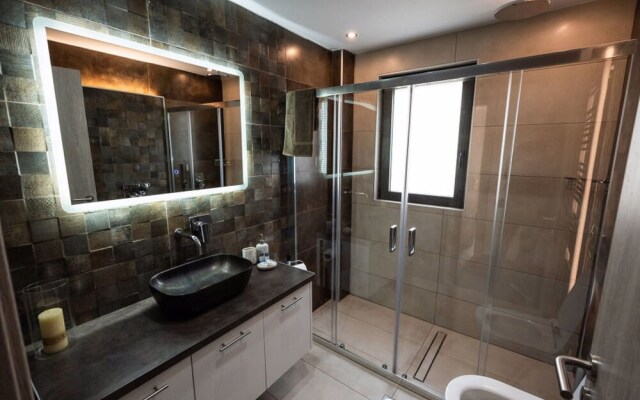 Serenity Suites Sea View 3