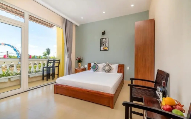 Golden Walls Homestay