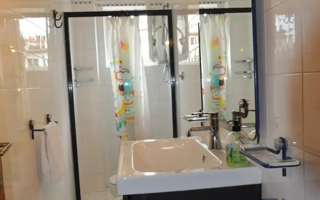 A Few Steps To Independence Square Delightful 3BD