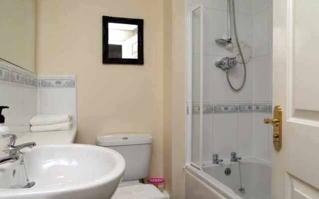 2 Bedroom Apartment off Leith Walk Sleeps 5
