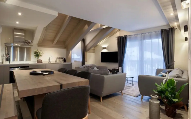 Le C Residence Apartment T4 Cabins A06