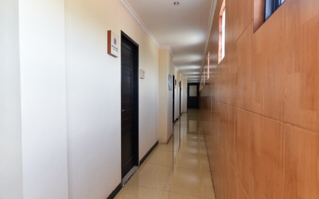 RedDoorz Plus near Mall Bali Galeria 2