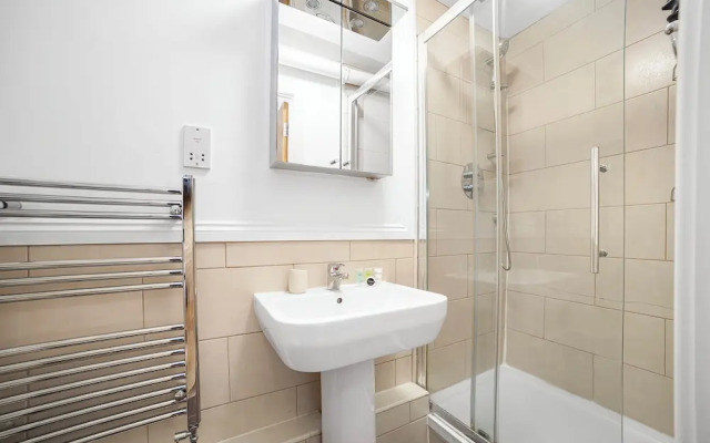 The Canary Wharf Flat