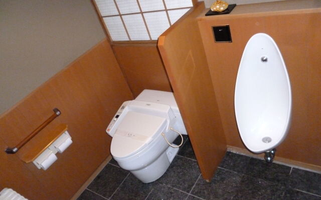 Nishimuraya Honkan Guest House