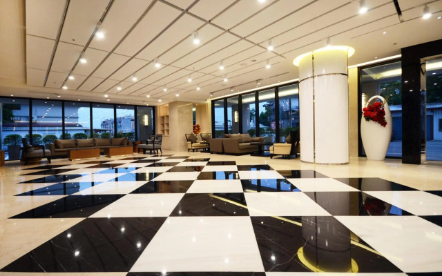 Shiny Ocean Hotel