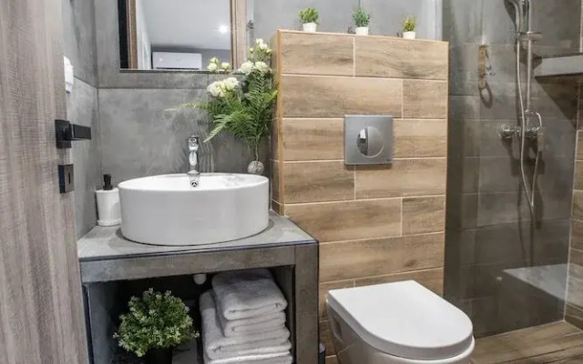 Raise Averof Serviced Apartments