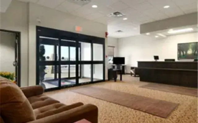 Super 8 by Wyndham Innisfail