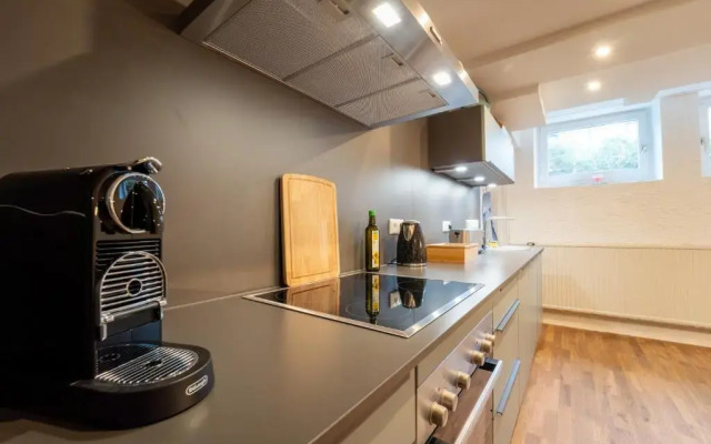 dreamcation - Ehemalige Pfarrer- & Souterrain Wohnung, 3D-Tour, Terrasse, Garten, BBQ