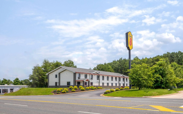 Super 8 By Wyndham Farmville