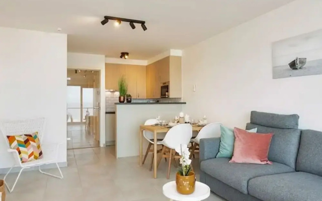 Cosy Apartment With Amazing Beach View