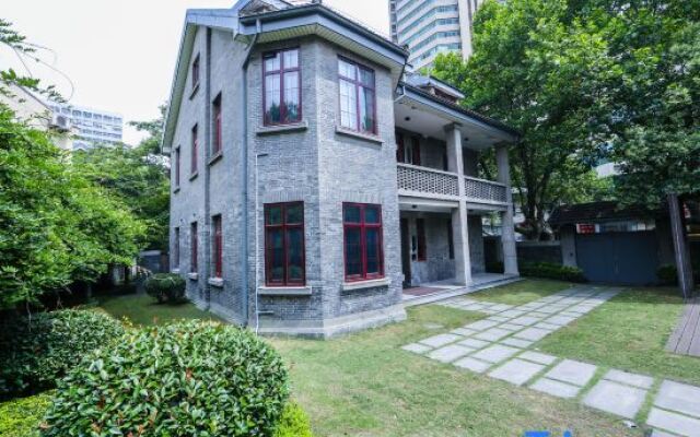 Yihe Gongguan Apartment