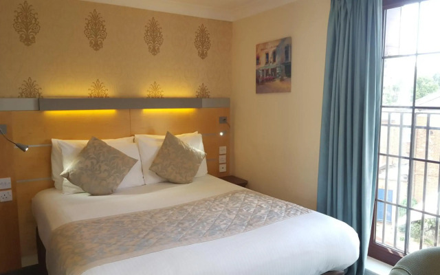 Bridge House Hotel