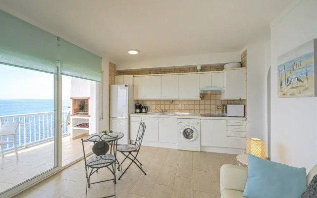 Pretty Apartment With Balcony