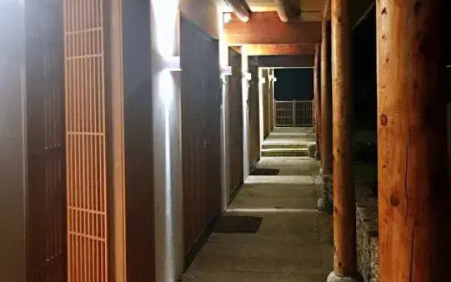 Xinchang Shangshitang Tianmu Mountain Residence