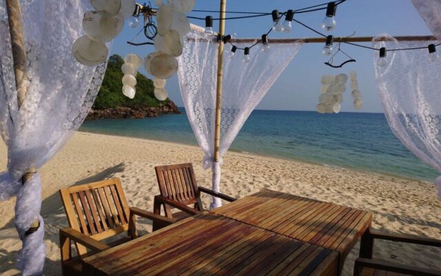 Koh Ngai Paradise Beach Resort