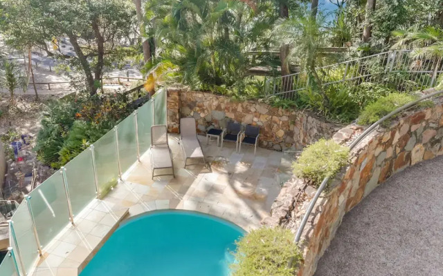 Little Cove Court