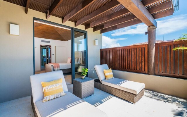 Sunny Vacation Villa 83