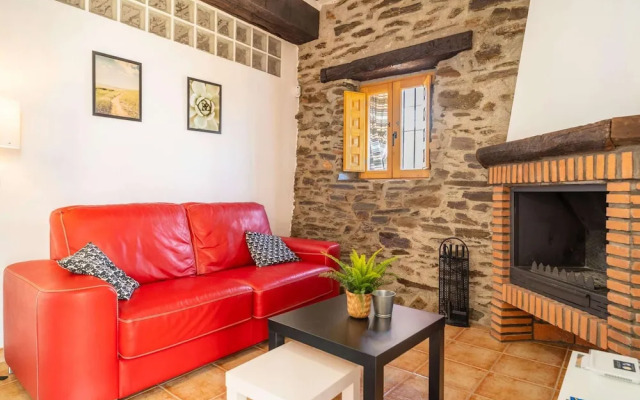 Two Houses With Shared Pool Chillout and see Views