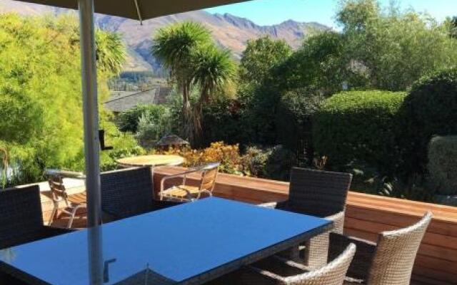 Wanaka Springs Lodge