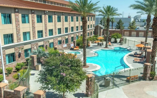Cannery Hotel & Casino