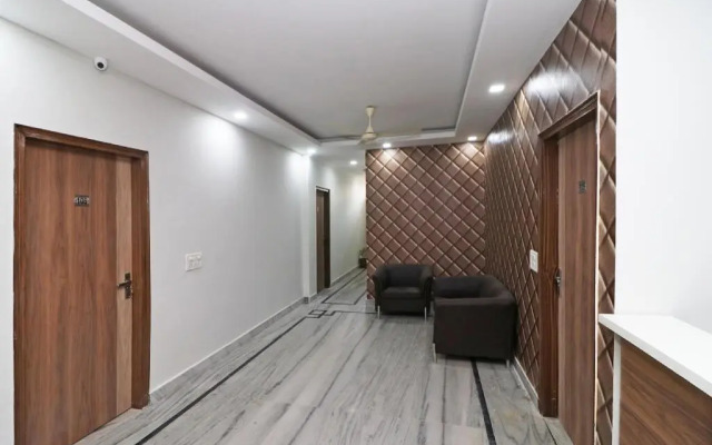 Esscon House by OYO Rooms