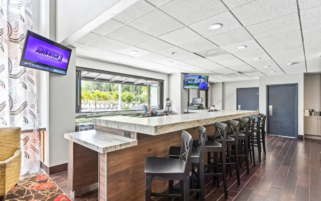 Holiday Inn St. Petersburg West by IHG