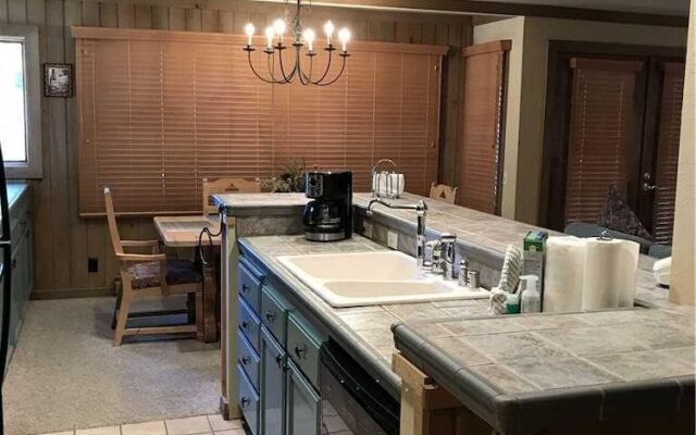 Mountainback #48, Corner Unit - 2 Br Condo