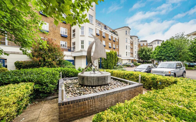 The Canary Wharf Flat