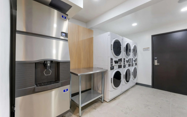 Aiden by Best Western Flagstaff